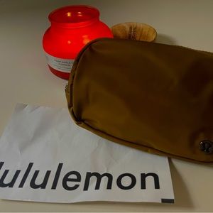 Lululemon Everywhere Belt Bag